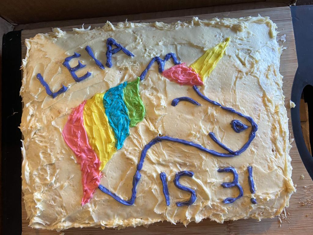 Mommy and Daddy made me a unicorn cake!!! I love cake!!!