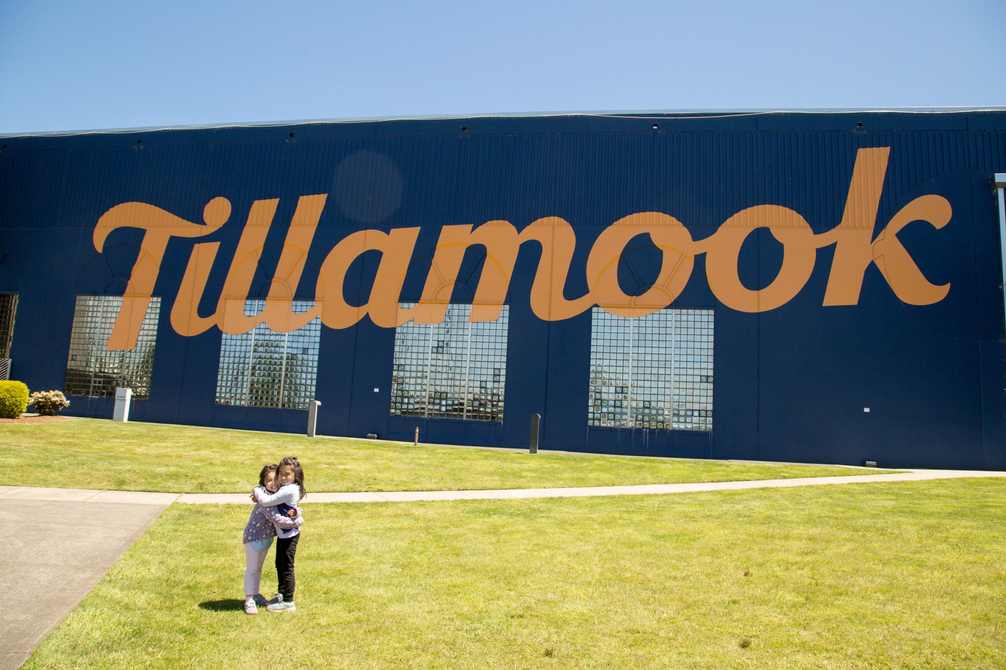 The next day we drove to the Tillamook factory and got lots of cheese samples, but we didn't really like their grilled cheese sandwiches or ice cream.